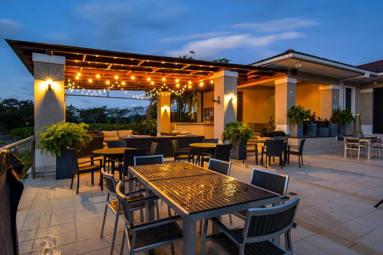 Lucero Golf And Country Club Tree Chalet *